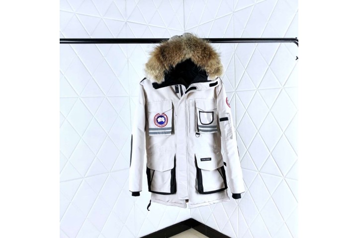 Canada Goose Snow Mantra Parka down Jacket off white