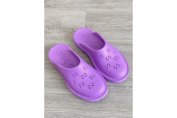 Gucci slip-on sandal purple perforated GG rubber