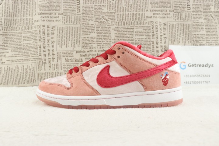 M Batch Nike SB Dunk Low StrangeLove Skateboards 