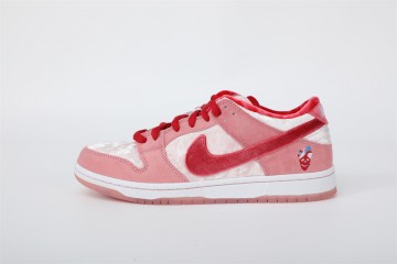 GP Nike SB Dunk Low StrangeLove Skateboards