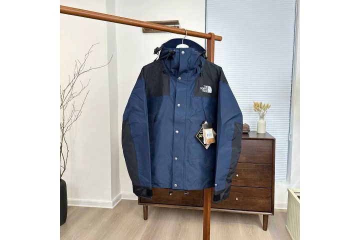 The North Face 1990 Mountain Jacket Gore Tex navy blue